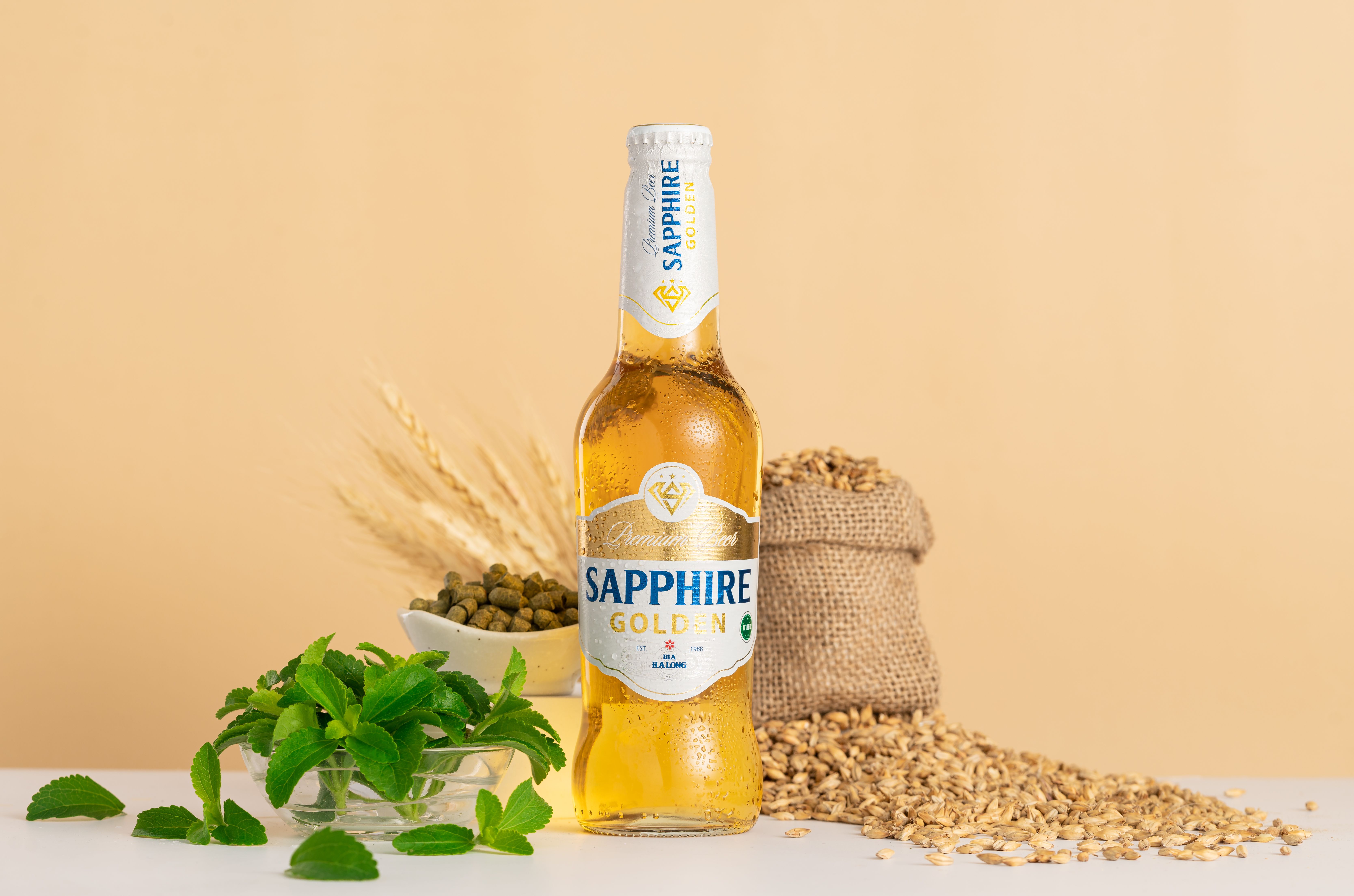 Bia chai Sapphire Golden: diện mạo mới, hương vị đột phá